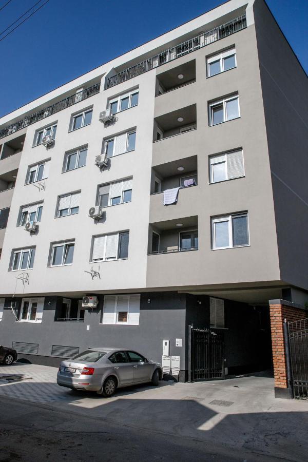 Apartman Mdb Retro 수보티차 외부 사진