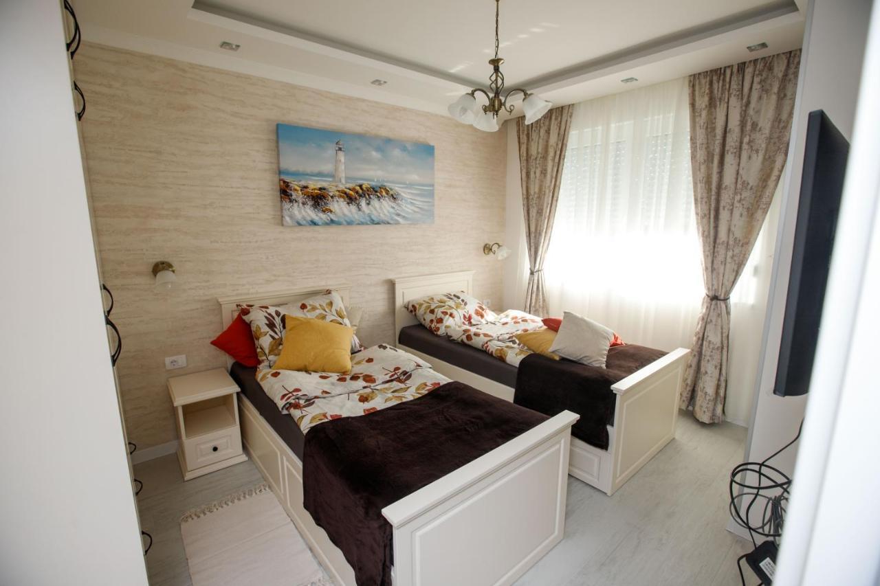 Apartman Mdb Retro 수보티차 외부 사진