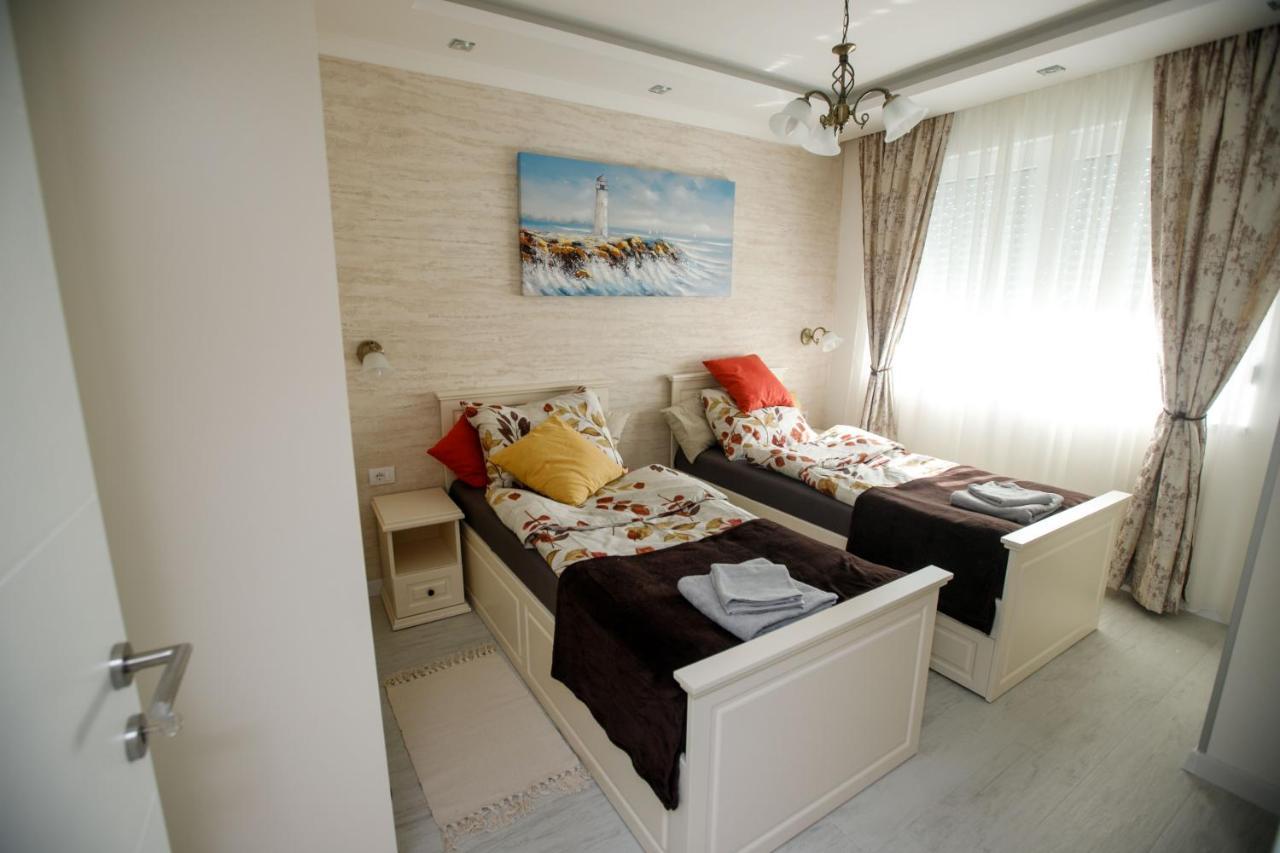 Apartman Mdb Retro 수보티차 외부 사진